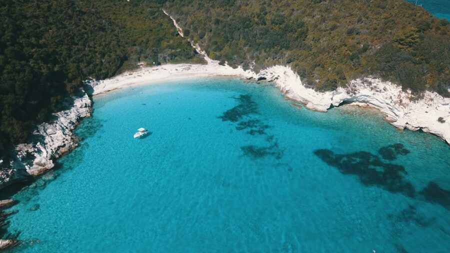 From Lefkimmi: Corfu, Kavos Party Booze Cruise - Leaving Lefkimmi with the music already playing