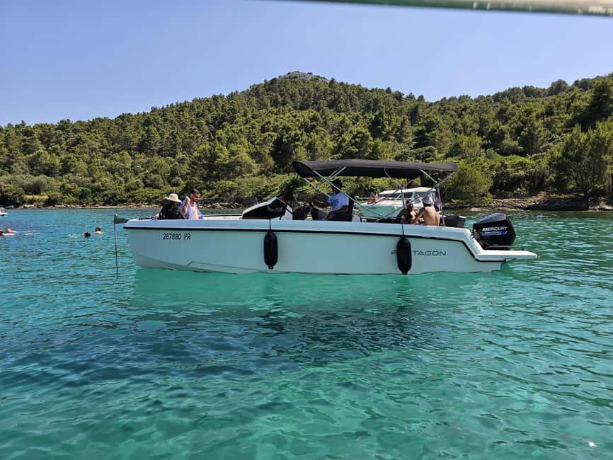 From Zadar: Islands Boat Tour with Drinks - Preko gives the tour a real island pause