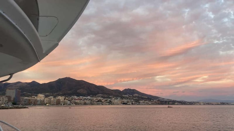 Fuengirola: Sunset Boat Tour - Cocktail Dinner & Champagne - Leaving from WOW Nautic in Fuengirola