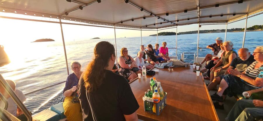 Funtana,Vrsar: Dolphin watching at sunset,drinks included - A useful off-season detail about the meeting point