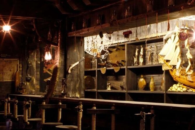 Galveston: Haunted Pub Crawl Walking Tour - Why this Galveston ghost walk feels different