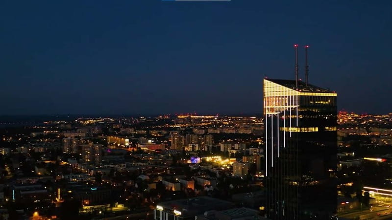 Gdańsk: Olivia Star Sky-High Views, Dinner, and Cocktails - Key points to know before you go
