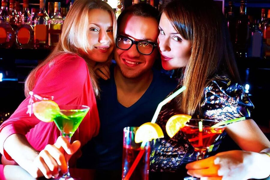Gdansk: Stag Night Pub Crawl with Female Guide - Drinking games make the first stops easy