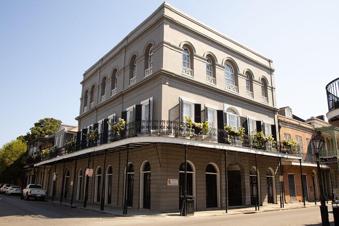 Ghost Tour and Haunted Pub Crawl Party with Free Shot - Key things to know before you book