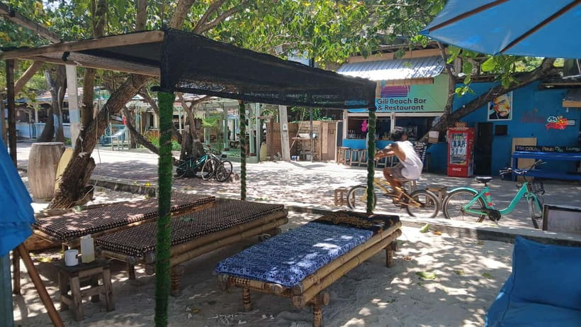 Gili Trawangan: Beach Massage with Sunset and Cocktail - One hour beside the sea at The Gili Beach Bar