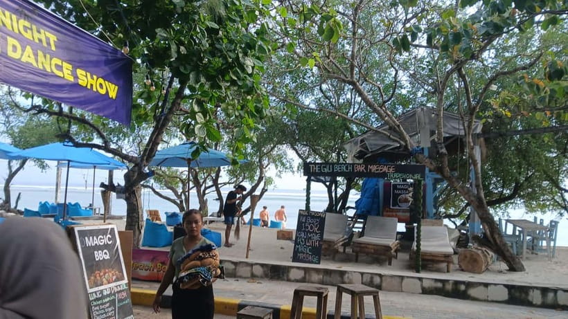 Gili Trawangan: Beach Massage with Sunset and Cocktail - The cocktail is part of the price