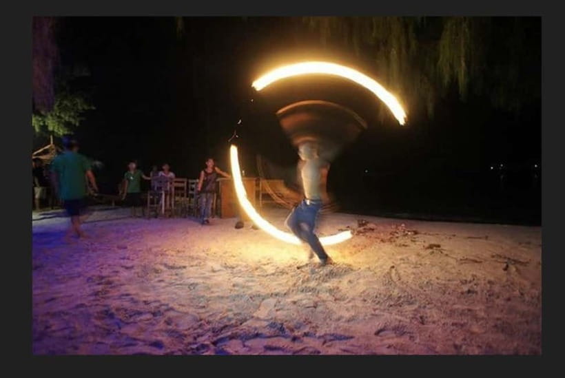 Gili Trawangan: Experience The Gili Fireshow with Cocktail - Learning fire techniques after the show