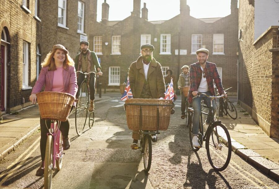 Gin Safari: Boozy London History on Two Wheels - Tate Modern and the changing city