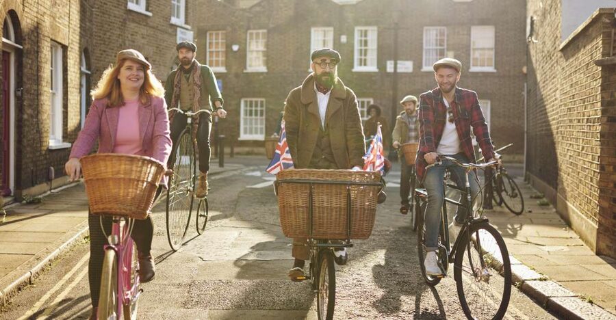 Gin Safari: Boozy London History on Two Wheels - Leake Street Arches and your turn with spray paint