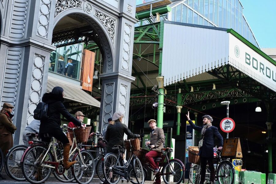 Gin Safari: Boozy London History on Two Wheels - Riding after drinking