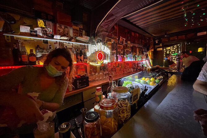 Go out like a local, pub Crawl / Tour in Raval - Barcelona - Carrer dels Tallers and Barcelona’s skate scene