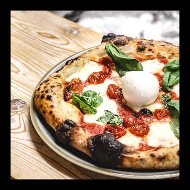 Gourmet Pizza Experience with Drinks and Dessert in Lecce - Who will enjoy this evening most?