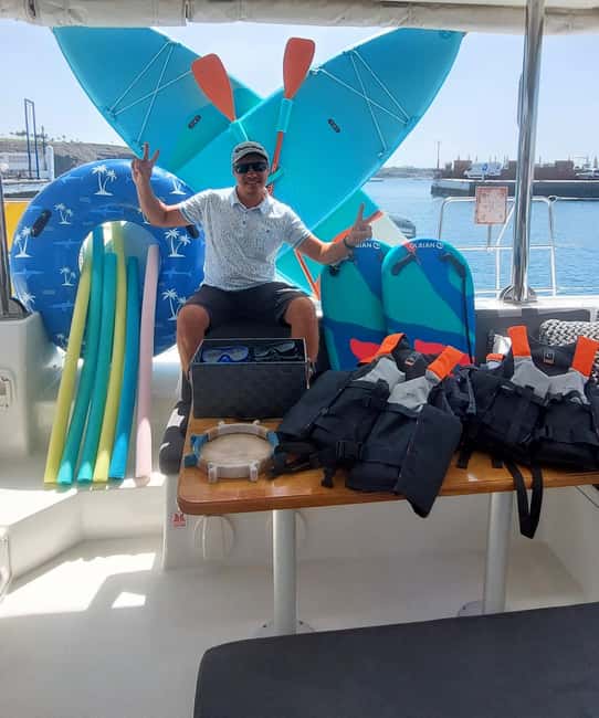 Gran Canaria: Private 3-5hour all-inclusive Catamaran Cruise - Sailing toward Playa Anfi del Mar
