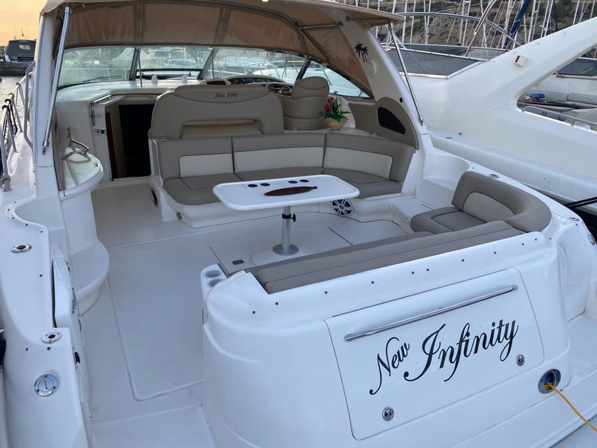 Gran Canaria: Private Yacht Excursion with Drinks, Lunch, and Snorkeling - Key points at a glance