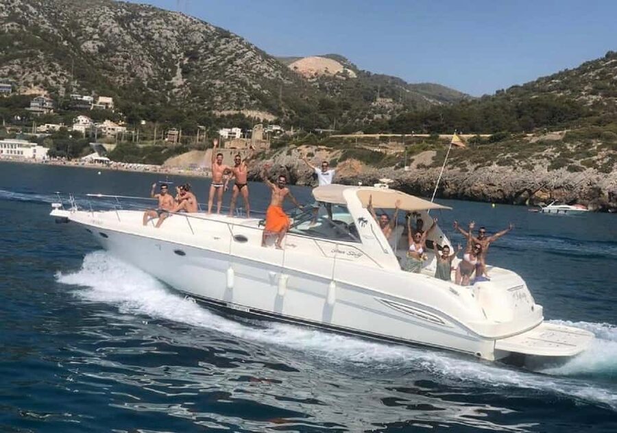 Gran Canaria: Shared yacht trip with drinks, lunch, and snorkeling - Perchel Cove, the main water stop