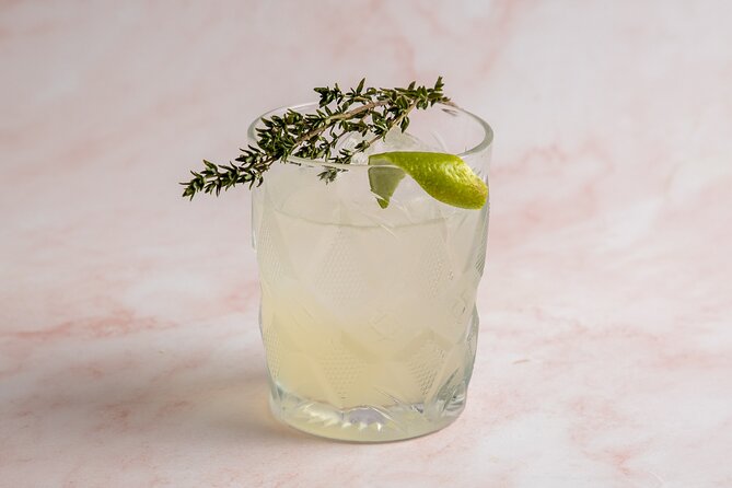 Greek cocktails and wines in Pagrati - Pagrati gives the tasting a neighborhood feel