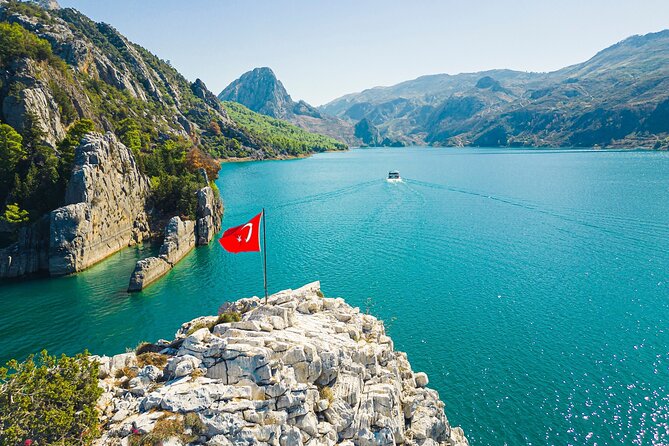 Green Canyon Boat Trip with Lunch and Unlimited Drinks - Lunch at Green Lake