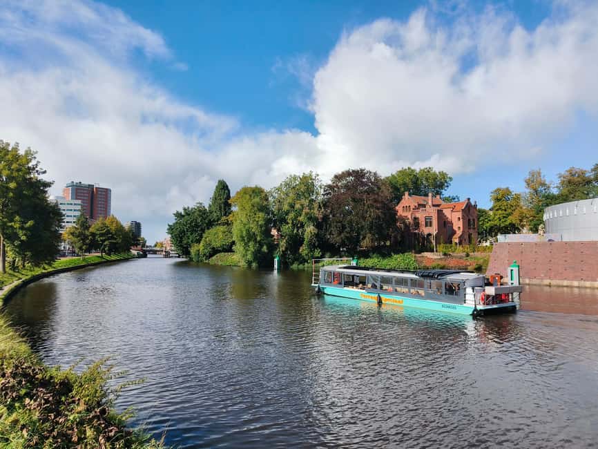 Groningen: Booze Cruise with Unlimited Drinks - A canal cruise built around company and atmosphere