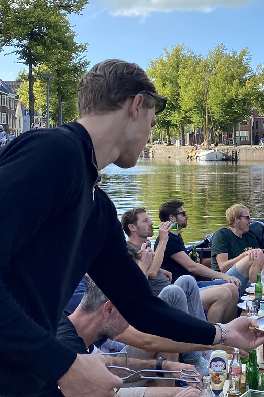 Groningen: City canal cruise (with unlimited drinks) - Key points at a glance
