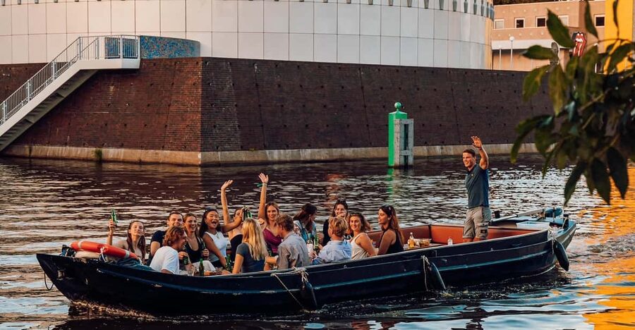 Groningen: City canal cruise (with unlimited drinks) - What the 90-minute route feels like