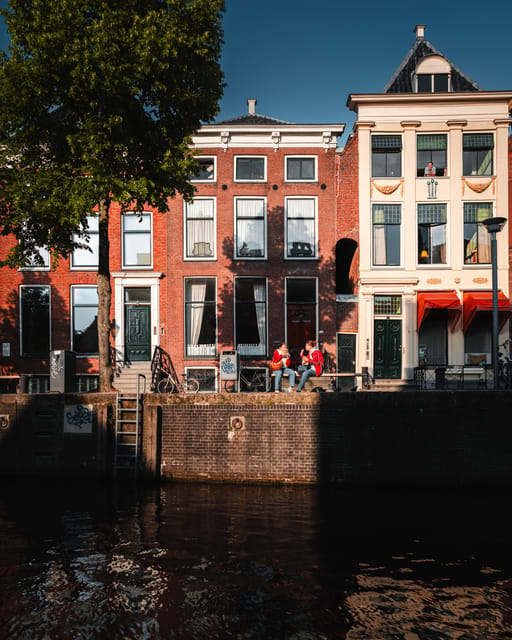 Groningen: Informative city canal cruise + drinks & cookies - Seeing Groningen from the low quay