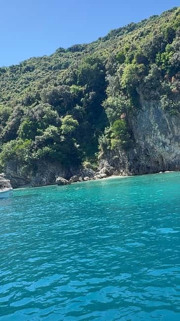 Group Tour 7 stops Saranda to Krorez Free Drink and Umbrella - Krorez Beach: the two-and-a-half-hour centerpiece