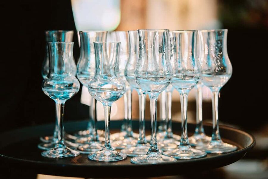 Guided Tipsy Food Tour with Drinks Included in Budapest - How the guides shape the evening