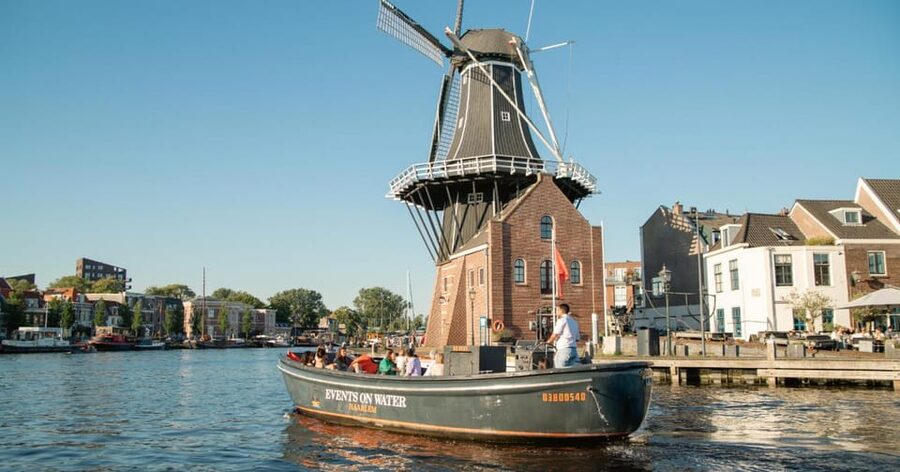 Haarlem Private Canal Tour with Bites and Unlimited Drinks - St. Bavo’s Cathedral and Haarlem’s gabled houses