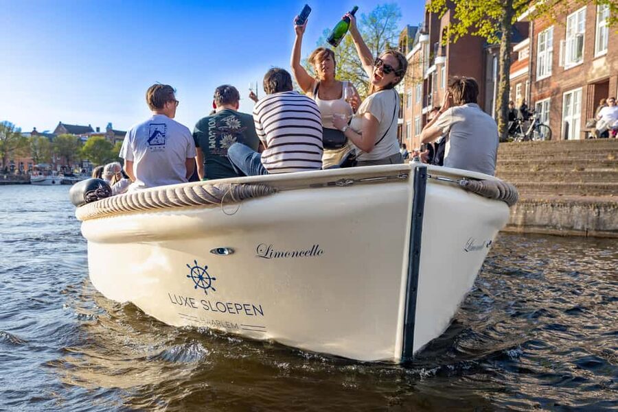 Haarlem: Unlimited Drinks City Cruise - Why Haarlem Looks Different From the Water