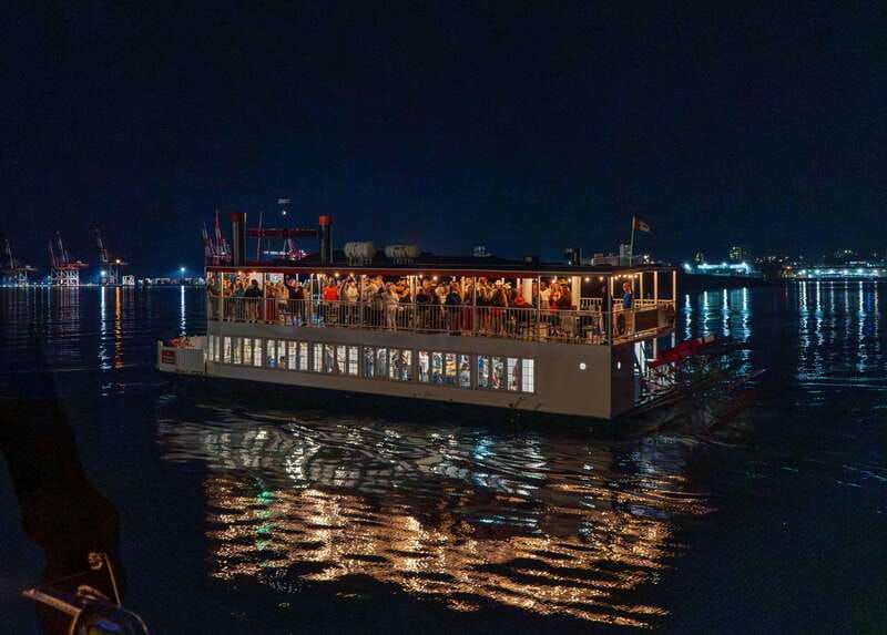 Halifax: Party Cruise on the Harbour Queen - What the 110-minute harbour cruise feels like
