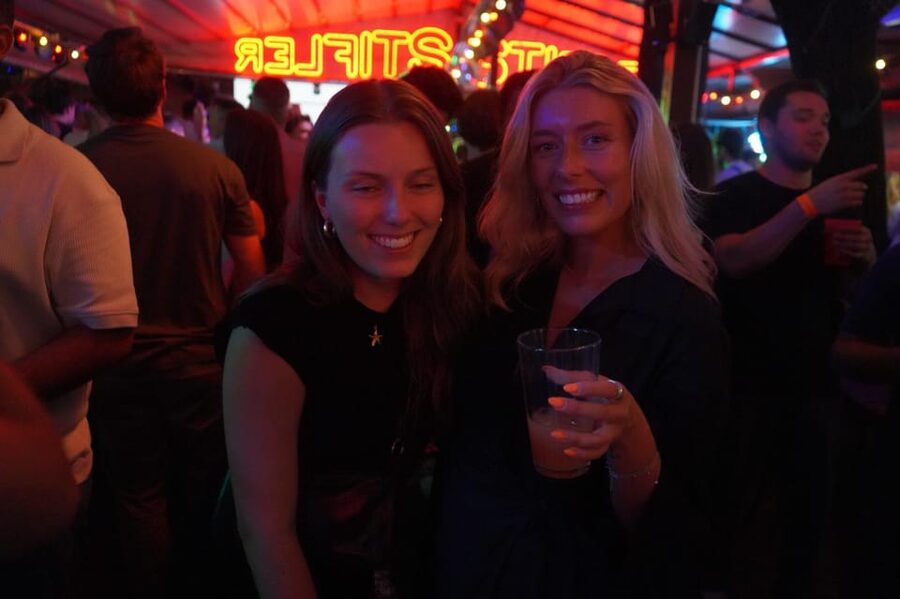 Hamburg: Reeperbahn Pub Crawl with Shots and Games - Why the Reeperbahn works for a group night