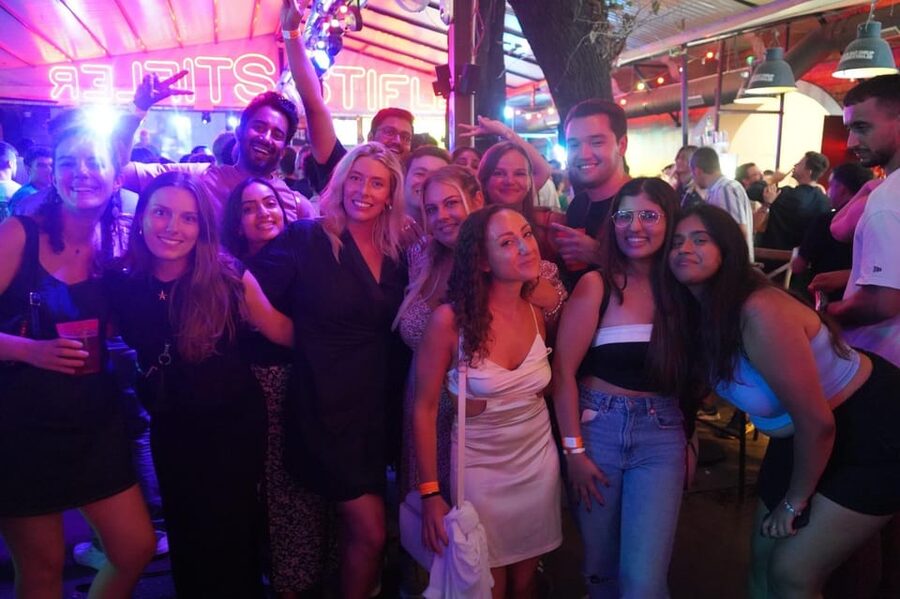 Hamburg: Reeperbahn Pub Crawl with Shots and Games - Moving through several Reeperbahn bars