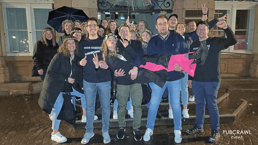 Hannover: Private pub crawl with insider-guide & free shots - Who will enjoy this most