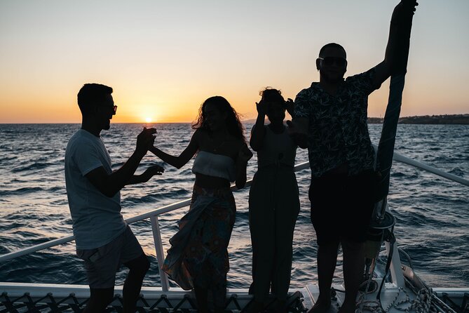 Happy Hour Sunset Cruise - Who will enjoy this Curaçao sunset cruise