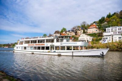 Heidelberg: Neckar River Sightseeing Boat Tour with Drink