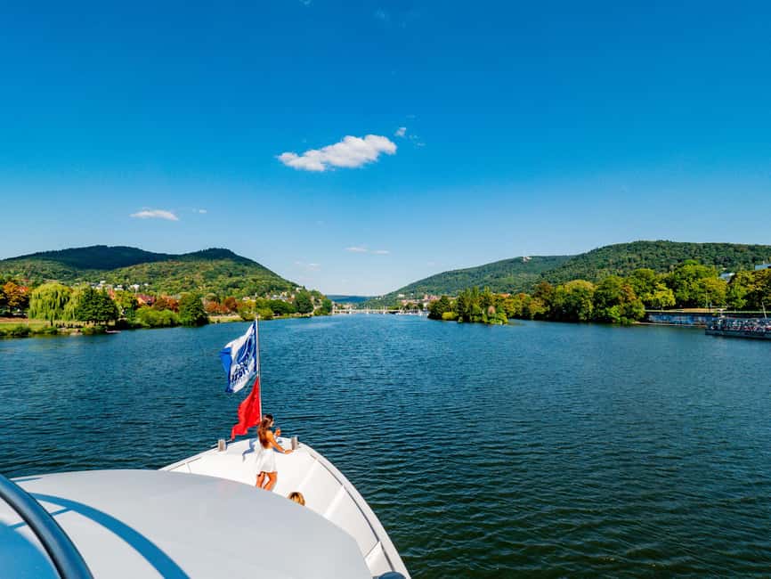 Heidelberg: Neckar River Sightseeing Boat Tour with Drink - The return journey and town hall views