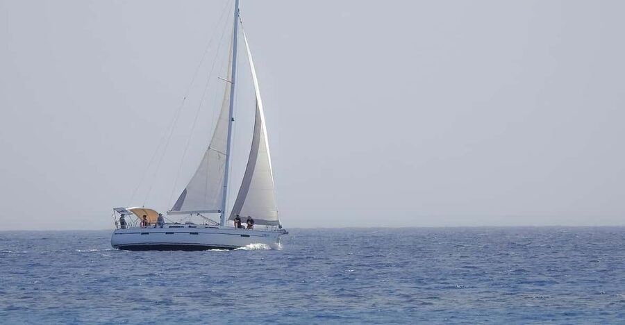 Heraklion: Sailing Cruise to Dia Island with Drinks and Meal - The one-hour crossing to Dia Island