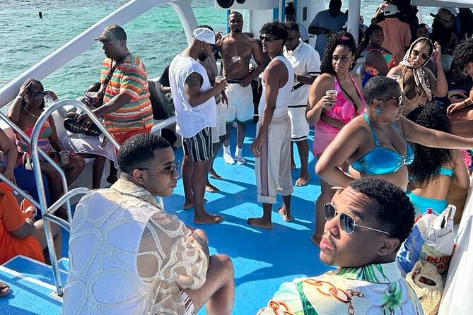 Hip-Hop Party Boat with Dj Live Adults Only and Unlimited Drinks - The natural pool stop