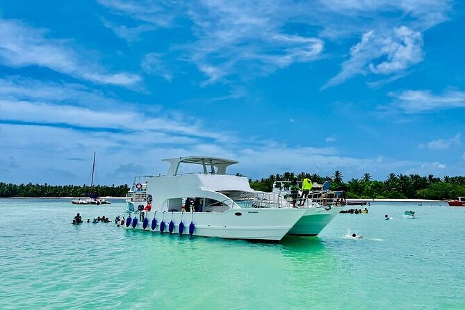 Hip-Hop Party Boat with Dj Live Adults Only and Unlimited Drinks - Booking details that matter