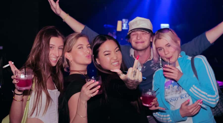Hong Kong: 3-Hour Lan Kwai Fong Pub Crawl - The final club and why the free entry matters