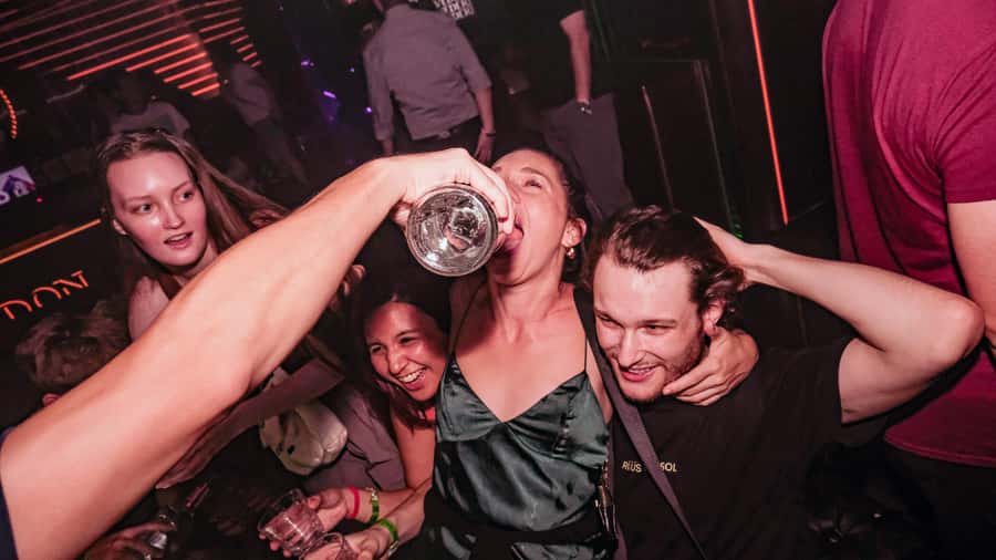 Hong Kong: 3-Hour Lan Kwai Fong Pub Crawl - Should you book the Lan Kwai Fong crawl?
