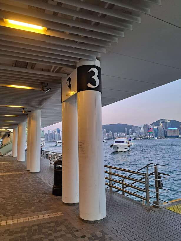 Hong Kong: Victoria Harbour Evening Cruise with Drinks - Key points to know before boarding