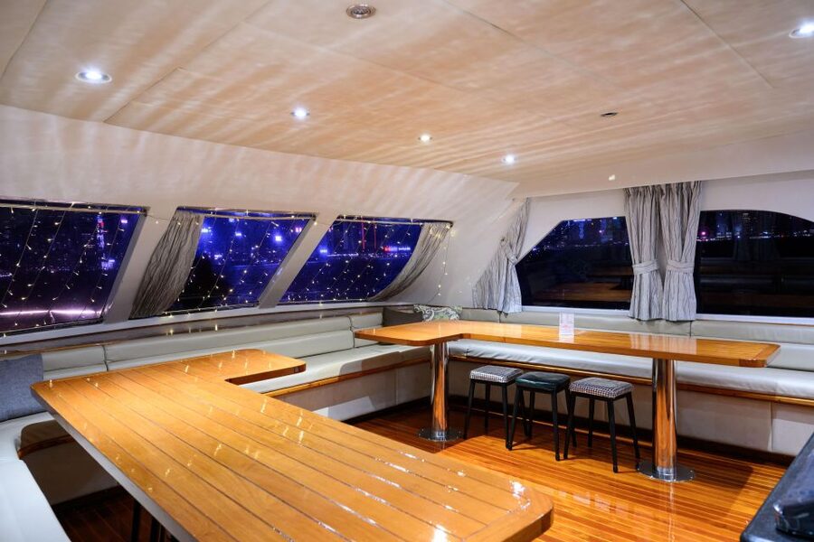 Hong Kong: Victoria Harbour Evening Cruise with Drinks - Booking details that matter