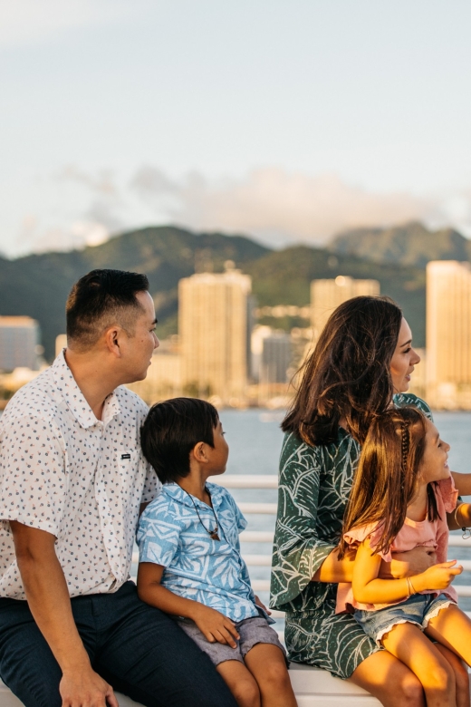 Honolulu: Waikiki Sunset and Cocktail Cruise - Drinks, snacks, and the important food limitation