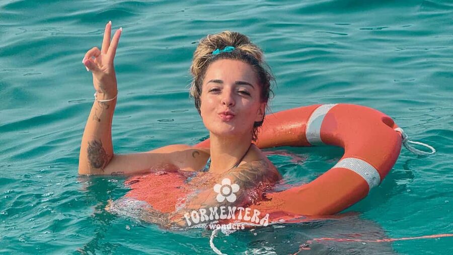 Ibiza: Boat Trip to Formentera with Open Bar and Paella - Food, drinks, and the Gold ticket choice