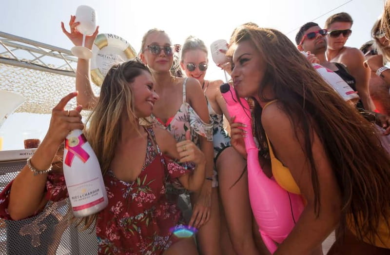 Ibiza: Bottomless Brunch at Ibiza Boat Club with Drinks & DJ - Music, hosts, and the social atmosphere