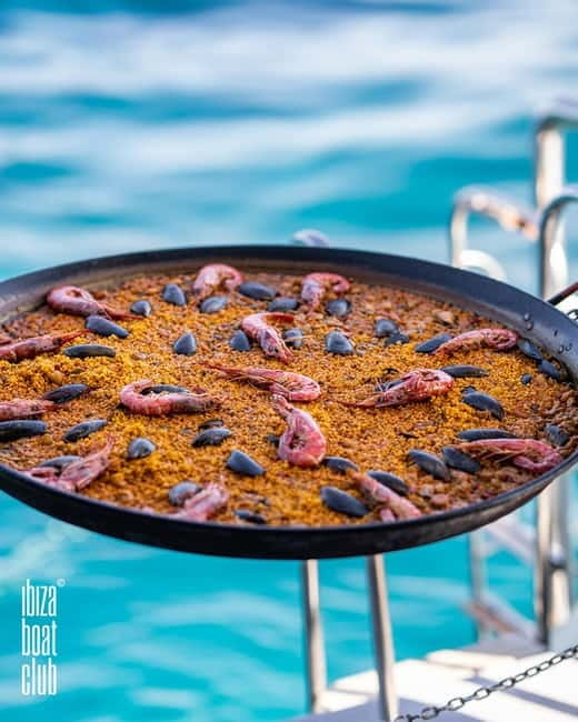 Ibiza: Formentera Sunset Boat Part with Drinks and Food - Six independent hours in Formentera