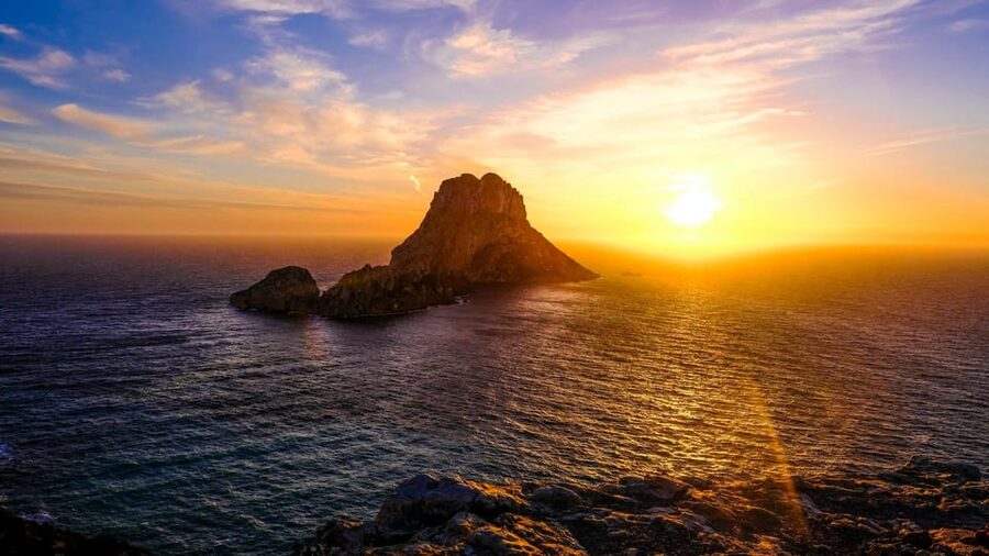 Ibiza: Midday or Sunset Sailing with Snacks and Open Bar - Practical tips for a smoother day