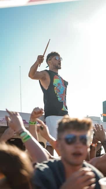 Ibiza: Party Boat w/ Drinks, Live Performances, DJ & Dancers - Rio Ibiza is part of the experience, not just a meeting point