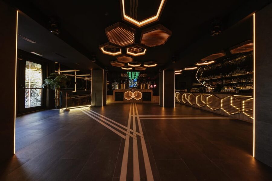 Ibiza: Pre-Party at Tantra w/ Premium Open Bar & Club Ticket - Starting the night at Tantra in Playa d’en Bossa